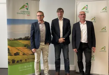   Trois représentants des chambres d’agriculture  
