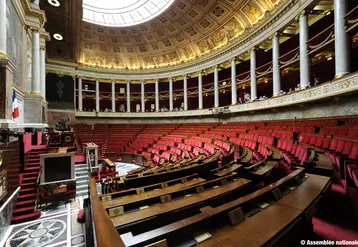 Hémicycle de l'Assemblée nationale vide 