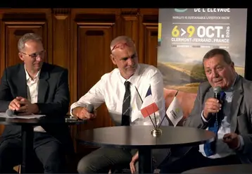 De gauche à droite : Benoît Delaloy, commissaire général du Sommet de l’élevage, Olivier Lasternas, éleveur et président du Herd-Book Limousin, et Jacques Chazalet, président du Sommet de l’élevage. 