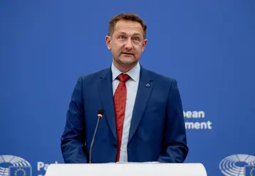 Christophe Hansen, commissaire à l’Agriculture, en octobre 2025 devant la presse
