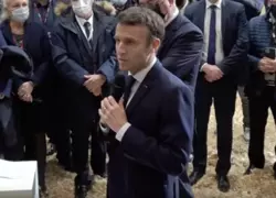 Emmanuel Macron fait un discours au Salon de l'agriculture en 2023.