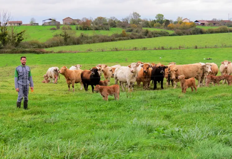 <em class="placeholder">Kévin Morel, lors de notre rencontre ce mois de novembre 2024, en période de vêlages.</em>