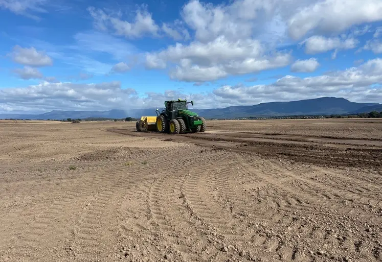<em class="placeholder">Nivellement avant drainage en Tasmanie</em>