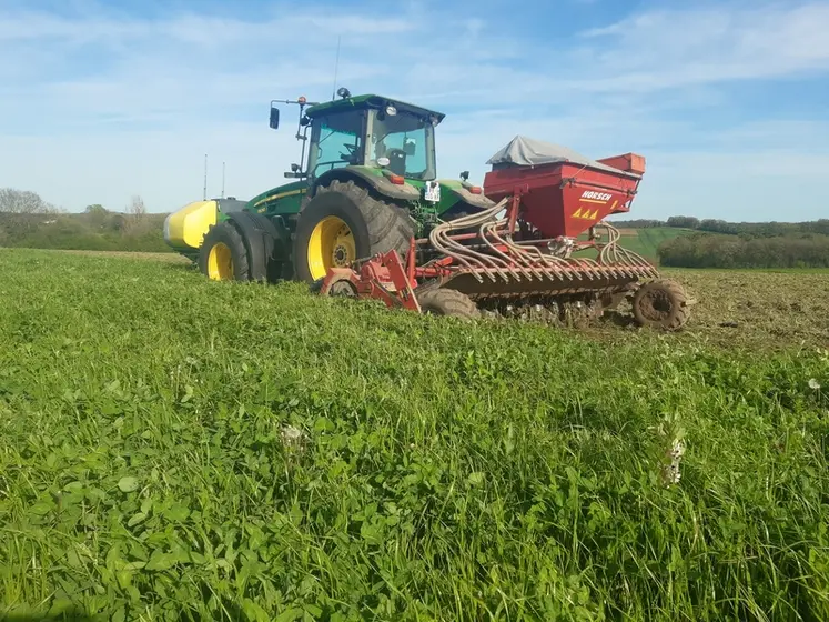 <em class="placeholder">Le mulchage de surface est aujourd’hui en ABC une des pratiques les plus répandues et maîtrisées. Elle permet de sortir d’un couvert ou de résidus enherbés sans ...</em>