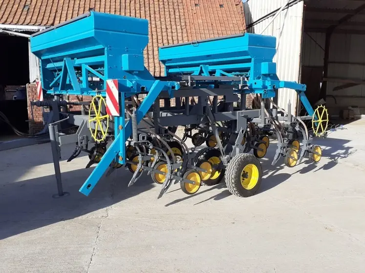 <em class="placeholder">Christophe Barois s’est lancé dans l’autoconstruction avec l’aide de ses deux voisins. Leur choix s’est porté sur le modèle à dents JPC Drill.</em>