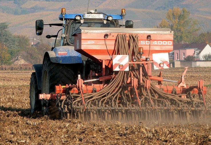 Grâce à une météo favorable, les semis des céréales d'automne touchent à leur fin en Indre-et-Loire.