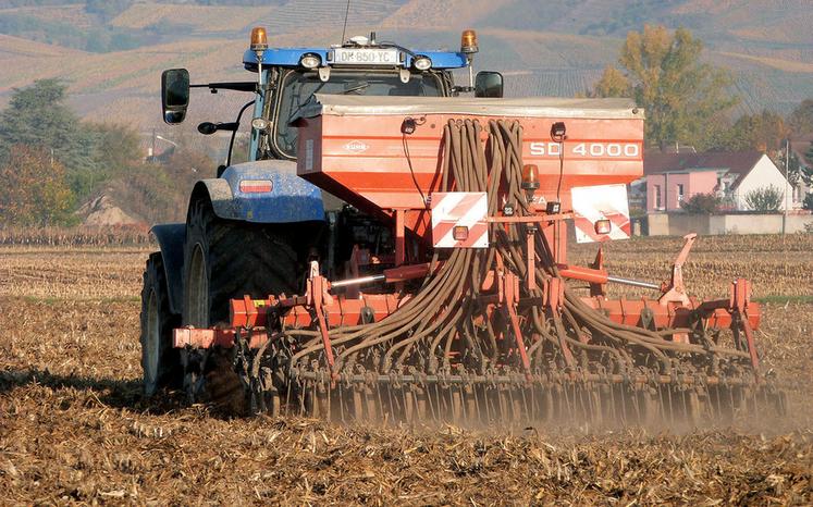 Grâce à une météo favorable, les semis des céréales d'automne touchent à leur fin en Indre-et-Loire.