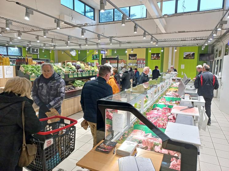 Les producteurs gérant le magasin La Charrette de Chambray-lès-Tours ont revendu la boutique créée il y a sept ans à Truyes. ©N.D