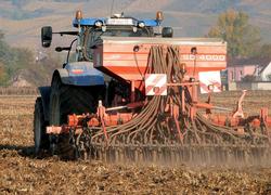 Grâce à une météo favorable, les semis des céréales d'automne touchent à leur fin en Indre-et-Loire.