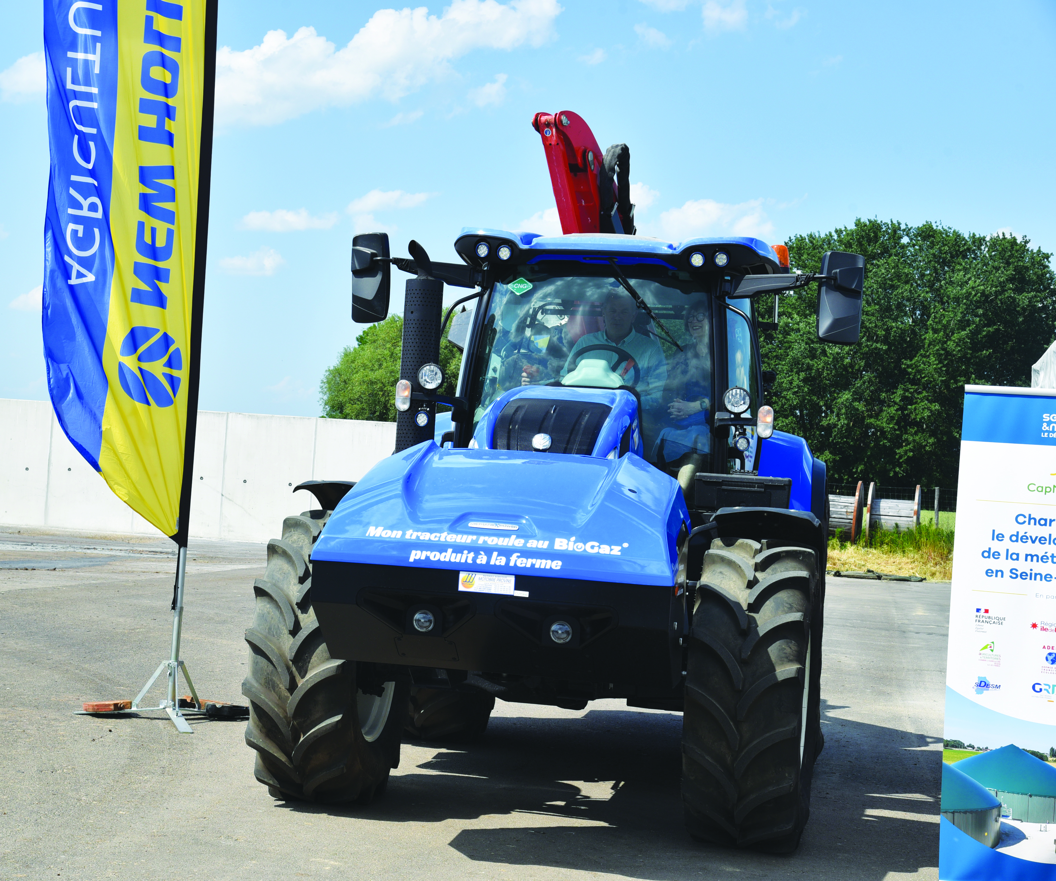 CRMT présente son tracteur agricole rétrofité au biogaz