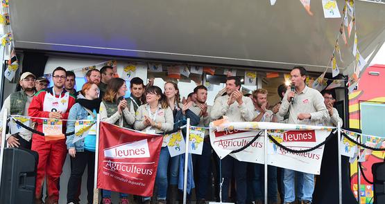 Discours de clôture. Jean Puech Pays d’Alissac et Jérôme Malandain remercient chaleureusement et avec émotion l’ensemble des participants, des partenaires et bénévoles sans qui l’aventure n’aurait pas été possible.