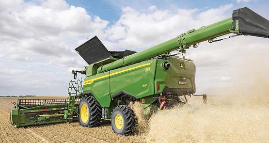 L’automatisme AutoSwap assure la correction automatique via GPS de la projection de la paille broyée.