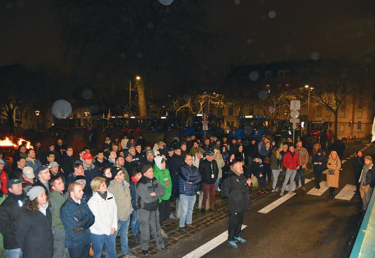 Le 2 février, les agriculteurs se sont mobilisés une dernière fois devant la préfecture de Rouen à l’appel des syndicats pour écouter la parole de l’État en la présence de Jean-Benoît Albertini. La FNSEA 76 et JA 76 ont rappelé aux consommateurs l’importance d’acheter et de consommer local.