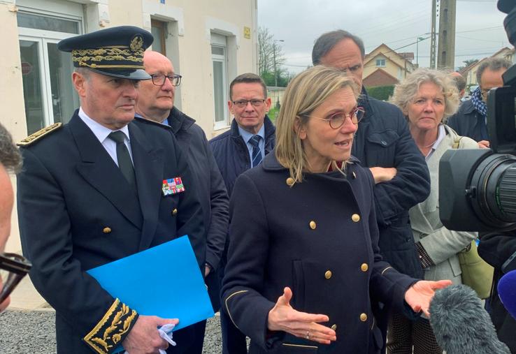 Un tiers des captages d'eau potable en France a fermé en 40 ans à cause de pollutions. La ministre Agnès Pannier-Runacher a présenté une feuille de route pour protéger les captages sensibles, notamment dans le Pas-de-Calais.