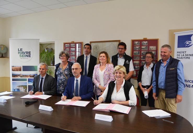 Une déclinaison de la charte d'engagement, présentée au Sia en 2024, a été signée le 26 juin à Saint-Gilles-de-La-Neuville par Jean-Baptiste Gastinne, vice-président de la communauté urbaine Le Havre Seine Métropole, représentant Édouard Philippe, Jean-Benoît Albertini, préfet de la Seine-Maritime, et Laurence Sellos, présidente de la Chambre d'agriculture, en présence des différents acteurs qui ont accompagné l'initiative dans ce territoire. 
