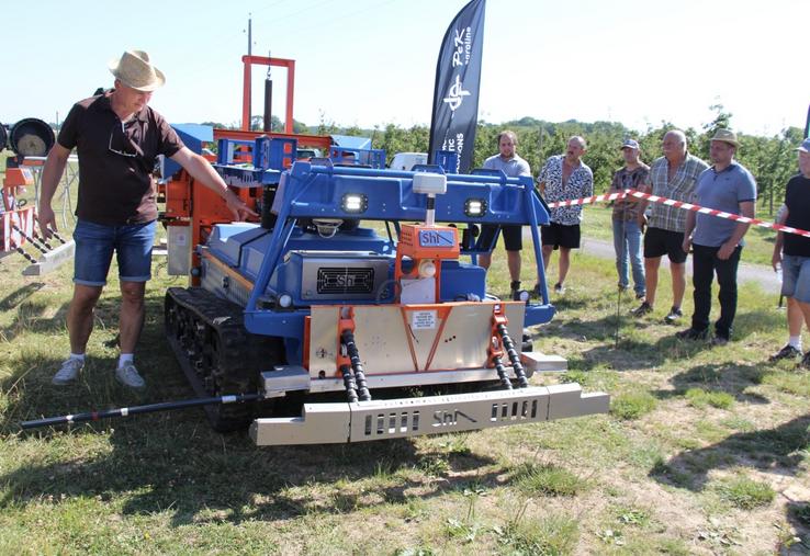 Marc Simon, commercial chez Vert protect - CMH, a présenté le nouveau robot développé par Pek Automotive.