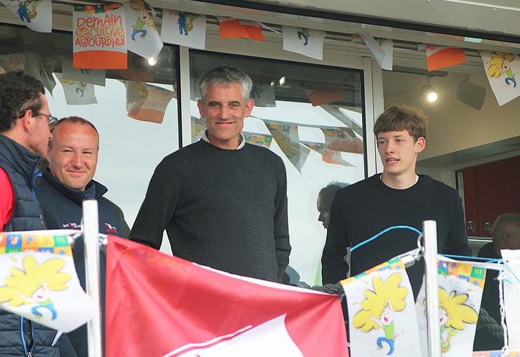 Damien (au centre) et Paul (à droite) Cornier, père et fils, sont montés ensemble sur le podium de Terres de Jim.