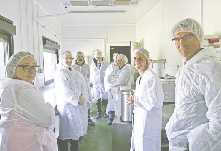 Gazeran (Yvelines), lundi 15 septembre. Une cinquantaine de personnes ont pu assister par petit groupe à une visite de l'atelier.