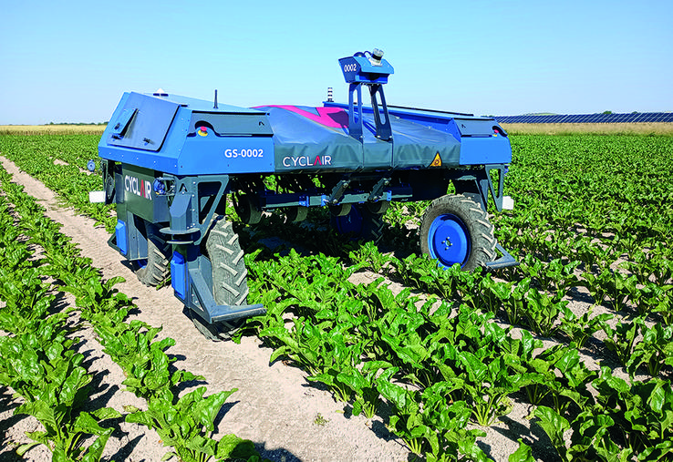 Le rover GW affiche une largeur de travail de 5,40 mètres et est utilisable sur colza, maïs, betterave, tournesol, pois chiche et soja.