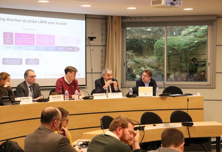 De g. à d. : Clotilde Eudier, vice-présidente de la Région Normandie, Sylvain Vedel, directeur de la Draaf Normandie, Sébastien Windsor, président de la Can et de Chambres d'agriculture France, et Serge Castel, délégué interministériel au développement de la vallée de la Seine.