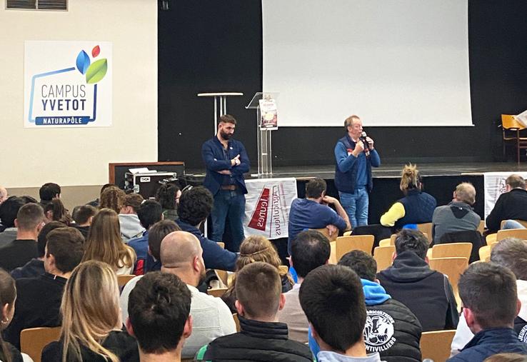 Questions-réponses avec Loïc Scalabrino, éleveur dans le Doubs, et Guillaume Eudier, président du GDMA 76. 