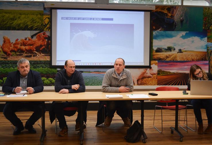 De g. à d. : Stéphane Joandel, secrétaire général de la FNPL, Jérôme Coulombel, nouveau vice-président de la section laitière de la FNSEA 76, et Franck Grémont, son président réélu à l'unanimité.