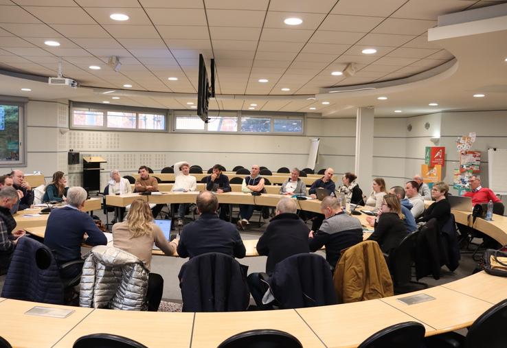 Parmi les représentants d'OP présents : Christophe Lesouef, président de l'OPNC ; Charles Deparis, vice-président de l'OP Gillot ; Loïc Adam, président de France OP lait et de l'OP Mont Blanc ; Landry Rivière, vice-président de l'OP Ouest'lait ; Emmanuel Gavelle, président de l'UPLBP ainsi que Benoît Haquet, membre de l'OP Cap'lait.