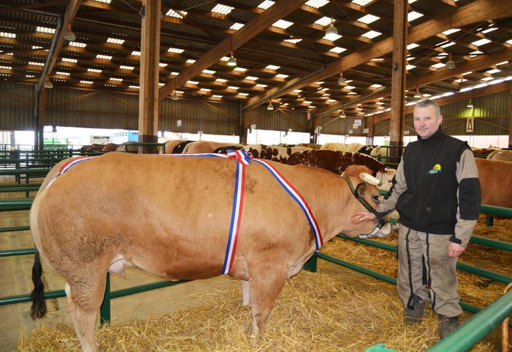 Archive 2018. Le Gaec Saget à Canehan a remporté le prix de la super championne avec sa parthenaise ainsi que le prix du syndicat de la boucherie cette année-là.