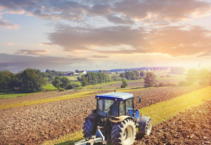 Adoption définitive de la loi d'urgence agricole le 21 juillet 2026. Pour la FNSEA, « cette loi constitue une véritable bouffée d'oxygène pour les exploitations agricoles ». 