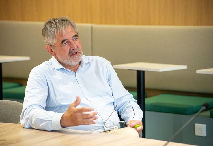 Jean-Luc Duval, 59 ans, poursuit sa vie d'engagement en devenant président de la Coopération agricole. Il est vice- président d'Agrial depuis 2007. Figure du monde syndical, il fut président national des JA de 2000 à 2002.