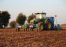 Sur route comme aux champs, la conduite des engins agricoles et forestiers est encadrée par deux législations : le Code de la route et le Code du travail...
