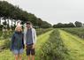 Victor et sa mère Élisabeth Leforestier, sont prêts à accueillir les gourmands de myrtilles durant tout l'été. N'oubliez pas d'amener vos seaux !