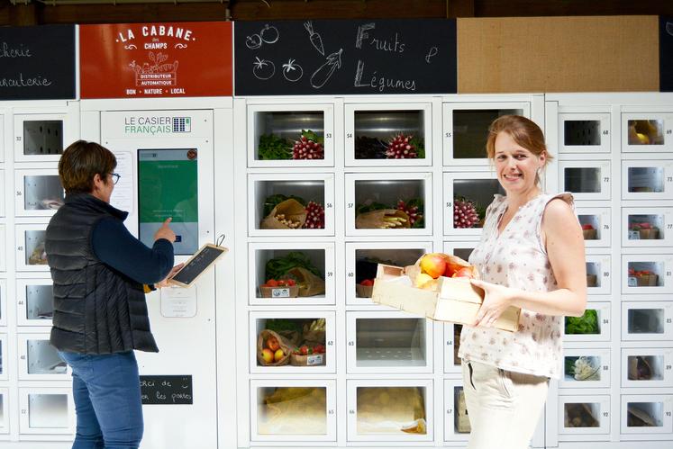 Le 13 mai dernier était un grand jour pour Annabelle Deschamps : l’ouverture de “La cabane des Champs”,  sa boutique autonome de produits frais et locaux sur la commune d’Alvimare.