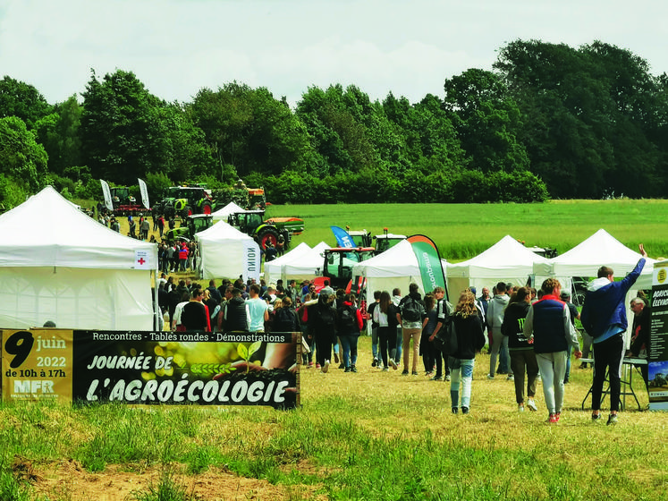 Destiné à sensibiliser aux enjeux environnementaux et à développer des valeurs écocitoyennes auprès des jeunes en formation, ce rassemblement pédagogique et professionnel a attiré près de 500 visiteurs.