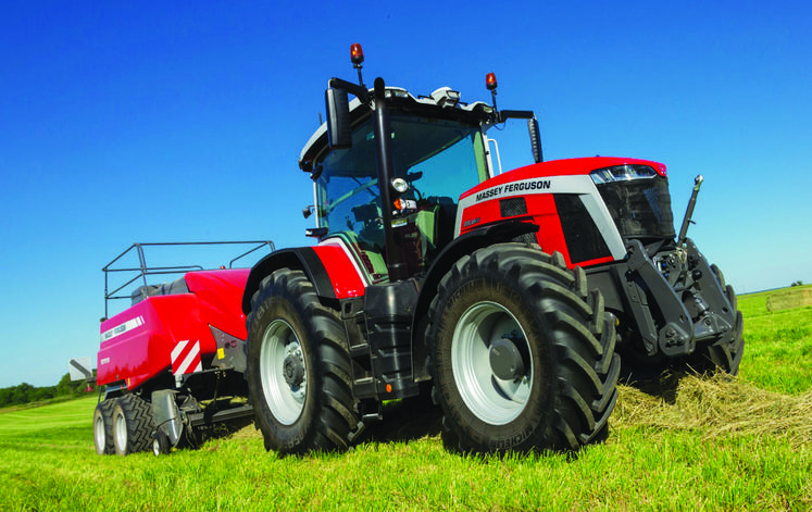 Déjà auréolé de nombreux prix, le Massey Ferguson 8S s’est vu décerner le titre de Farm Machine 2022 (le nouveau nom du concours « Machine de l’année ») pour la catégorie tracteurs. Côté confort ou performance, le modèle semble mettre tout le monde d’accord. 