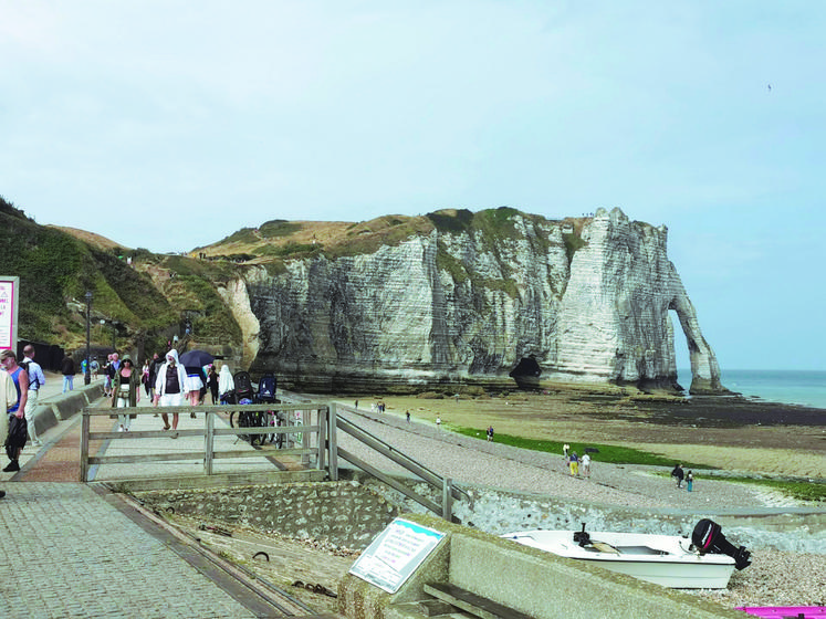 la labellisation permettra de protéger les falaises, de préserver  les paysages tout en considérant les activités économiques et le bien-vivre des habitants