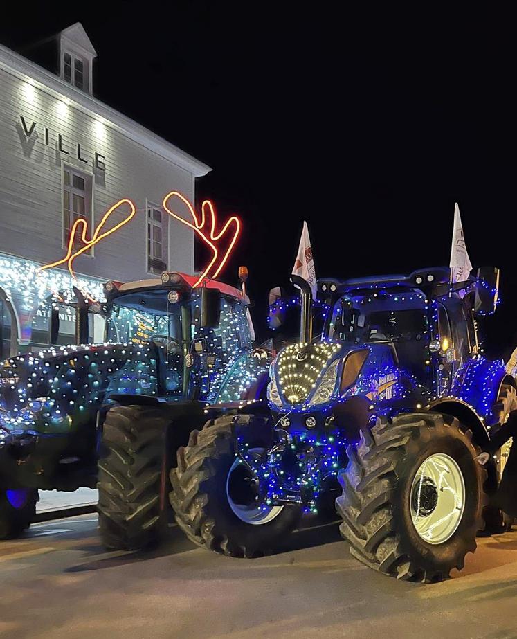 À Envermeu, tracteurs et plateformes décorés pour célébrer Noël