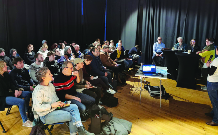 Table ronde sur la consigne et le réemploi.