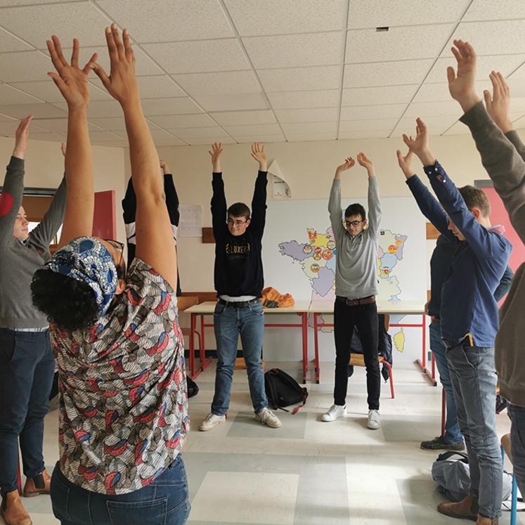 Un atelier de sophrologie animé par Myriam Seck a permis aux jeunes d’être sensibilisés aux techniques de relaxation dynamiques.