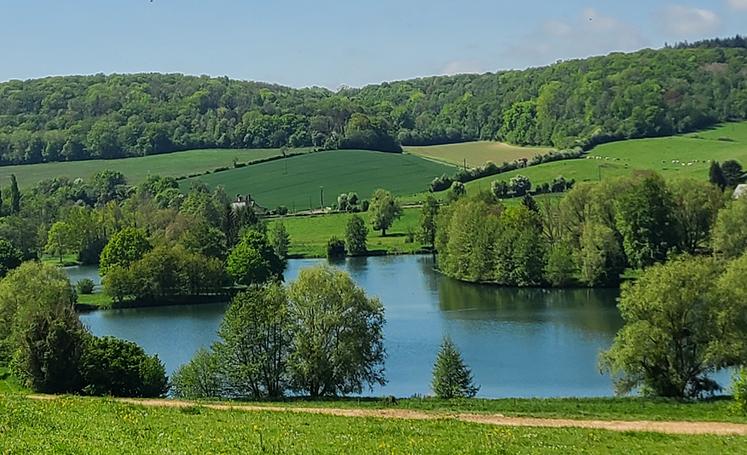 Les étendues d'eau au pied du parc.