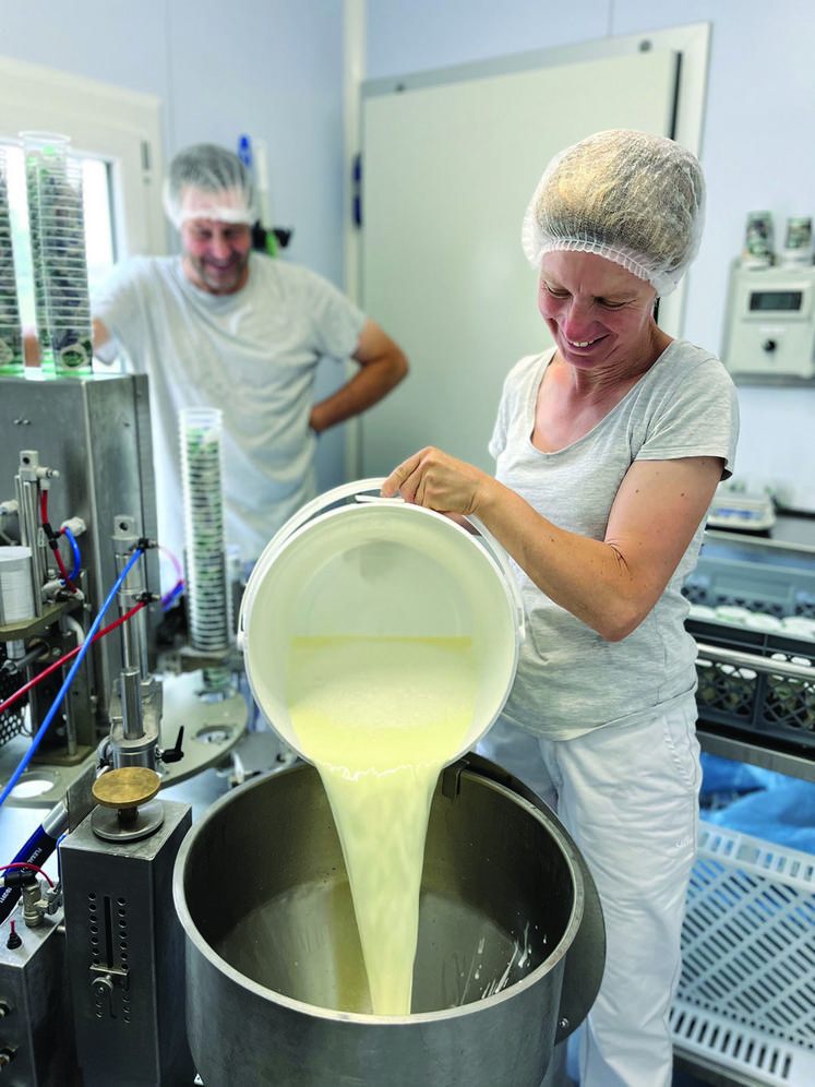 En moins d'un an, le couple a fabriqué plus de 14 tonnes de yaourts.