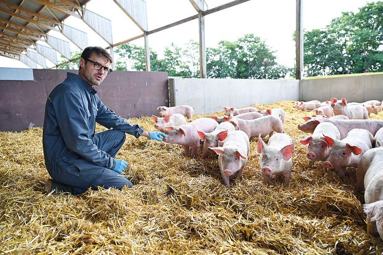 À La Bazoche-Gouet (Eure-et-Loir), Laurent Guglielmi est à la tête des Cochonnailles du Haut-Bois depuis 2005.