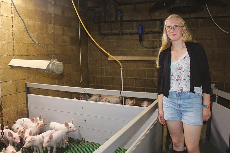 Ombeline Caustier a toujours voulu reprendre l’exploitation familiale et perpétuer l’élevage de porcs.