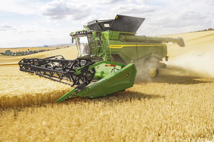 Le moteur de 13,6 litres développe jusqu’à 700 ch pour la X9 1100 et 640 ch pour la version 1000.