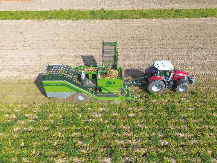 Grâce à l’Isobus, l’AVR Spirit 9200i peut être configurée via l’écran de visualisation compatible de votre choix.