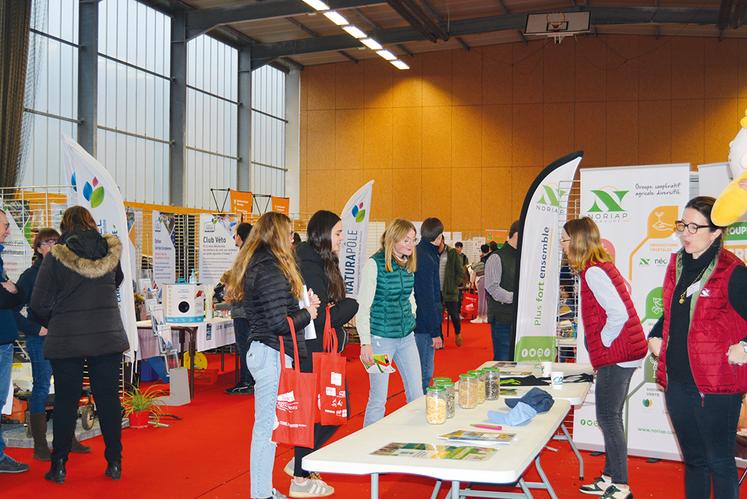 Plus de 900 collégiens et lycéens de la région Normandie sont venus découvrir les métiers du secteur agricole.