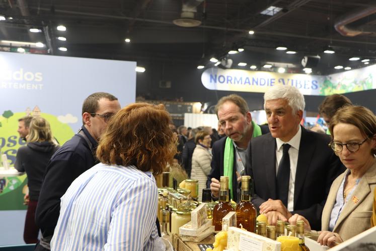 De passage sur le stand calvadosien.