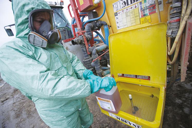 L’EPI dépendra du type de produit manipulé et de la tâche à effectuer.