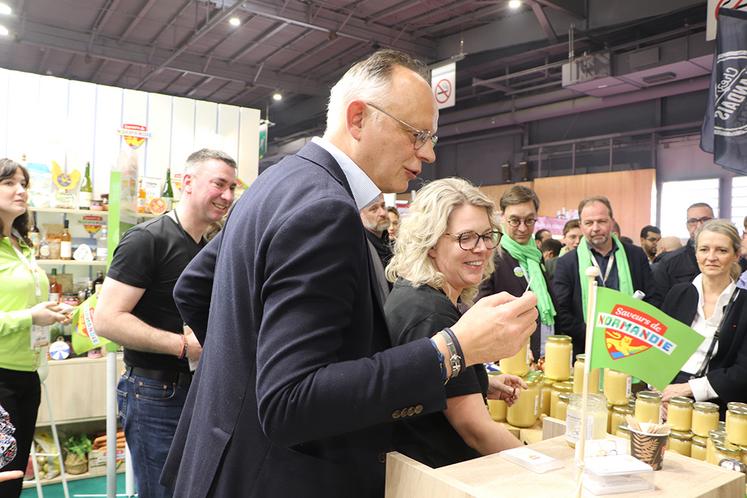 L’homme politique et maire du Havre, Édouard Philippe s’est rendu sur le pavillon Normandie dimanche.