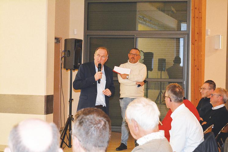 Bruno Ledru, président de la FNSEA 76, est revenu sur les résultats des dernières élections Chambre, insistant sur la nécessité de répondre aux problèmes de tous les agriculteurs d’où qu’ils viennent.